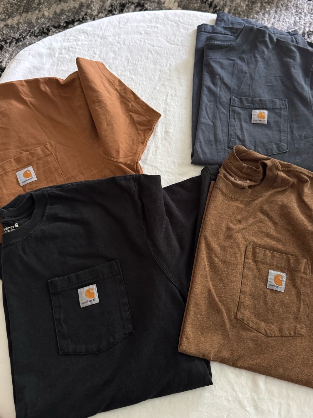 Carhartt Pocket Tee Pack loose fit Large (3 new one in good condition